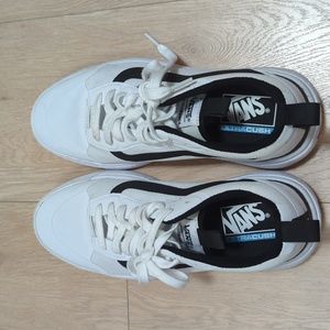 Brand new. Worn once. I no longer wear these.